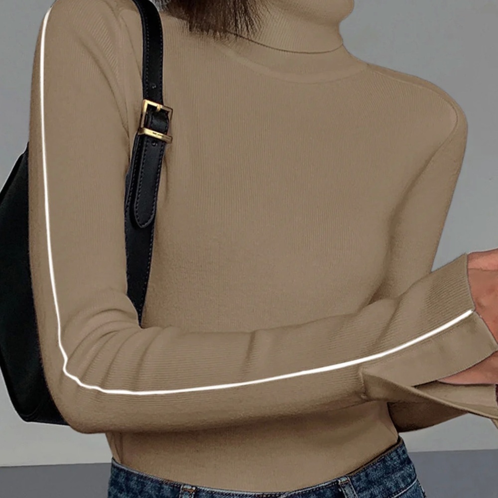 Contrast piping turtle neck sweater by Commense Size S